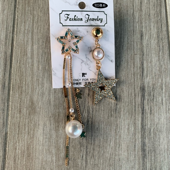 Earrings - Picture 4 of 7